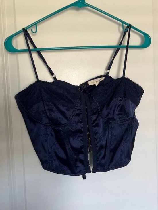 Tops - Top – Size M